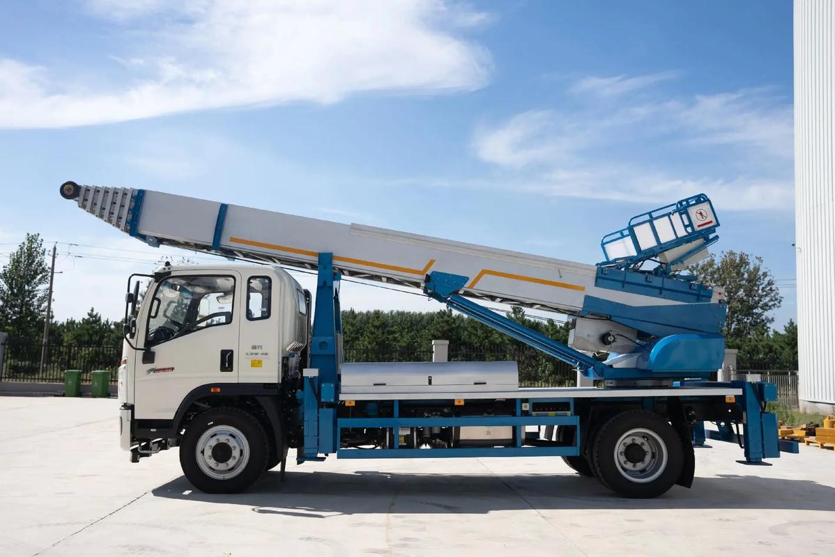 元氏县云梯上料车租赁费用