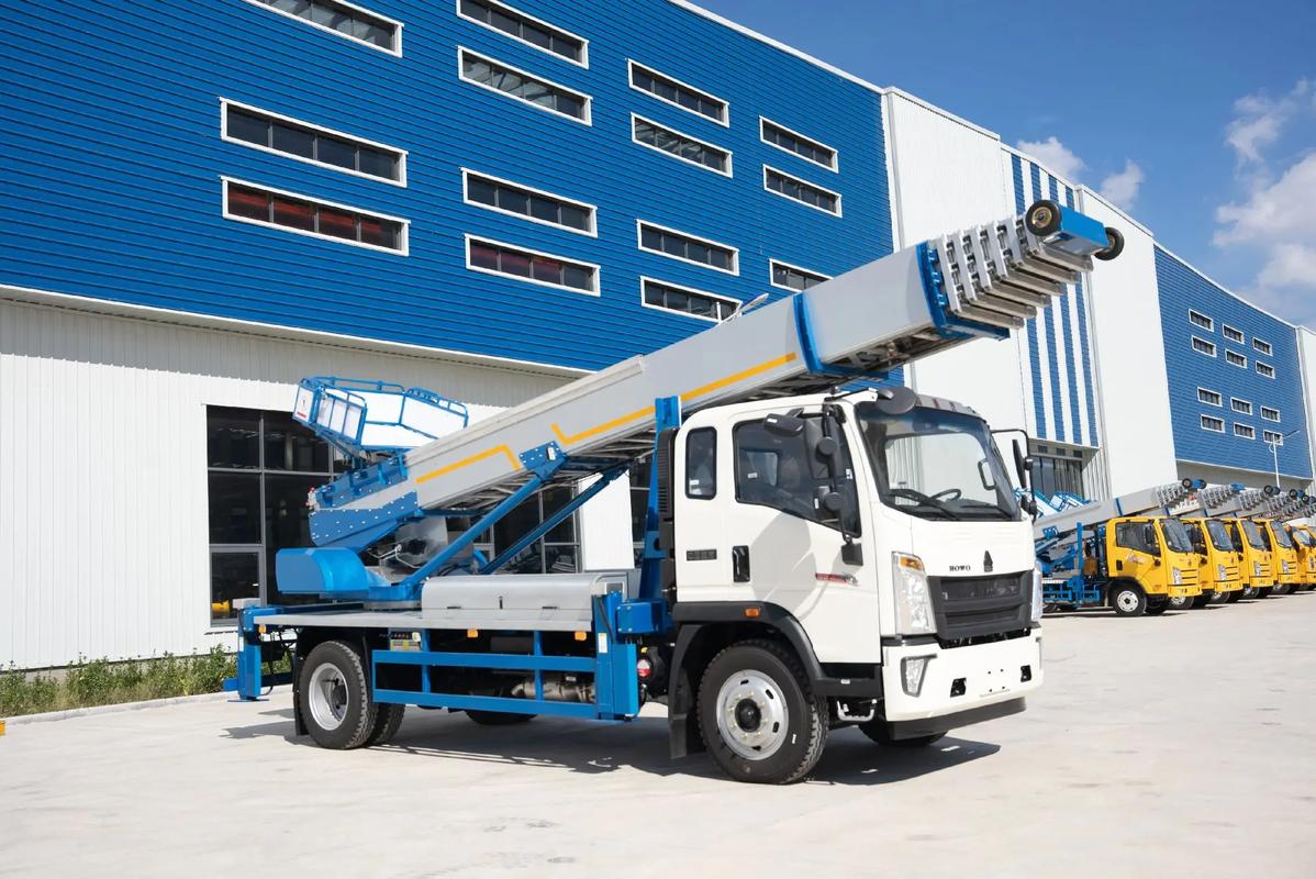 元氏县出租云梯车高空作业车 建筑垃圾搬运