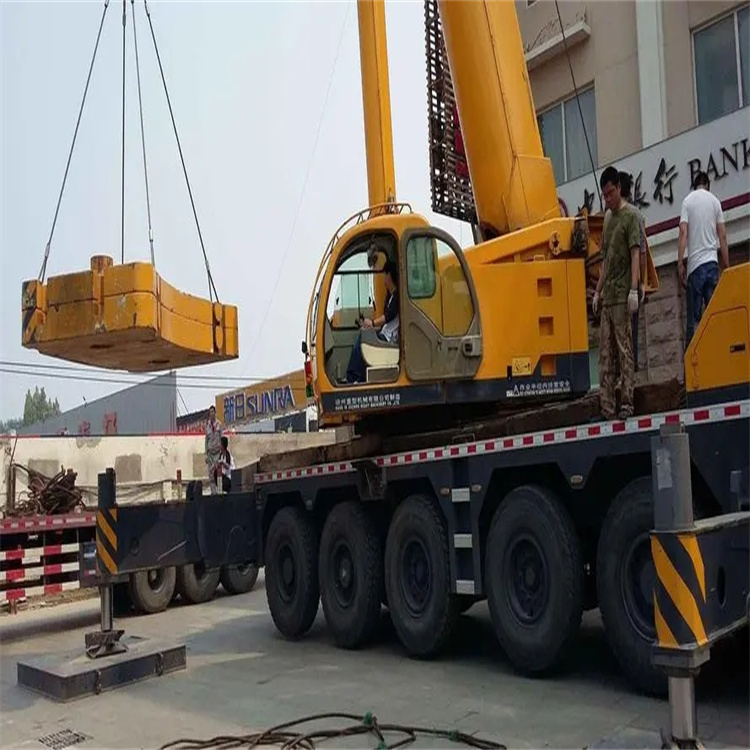 元氏县当地吊车出租|机器吊装|75吨|工厂搬迁服务